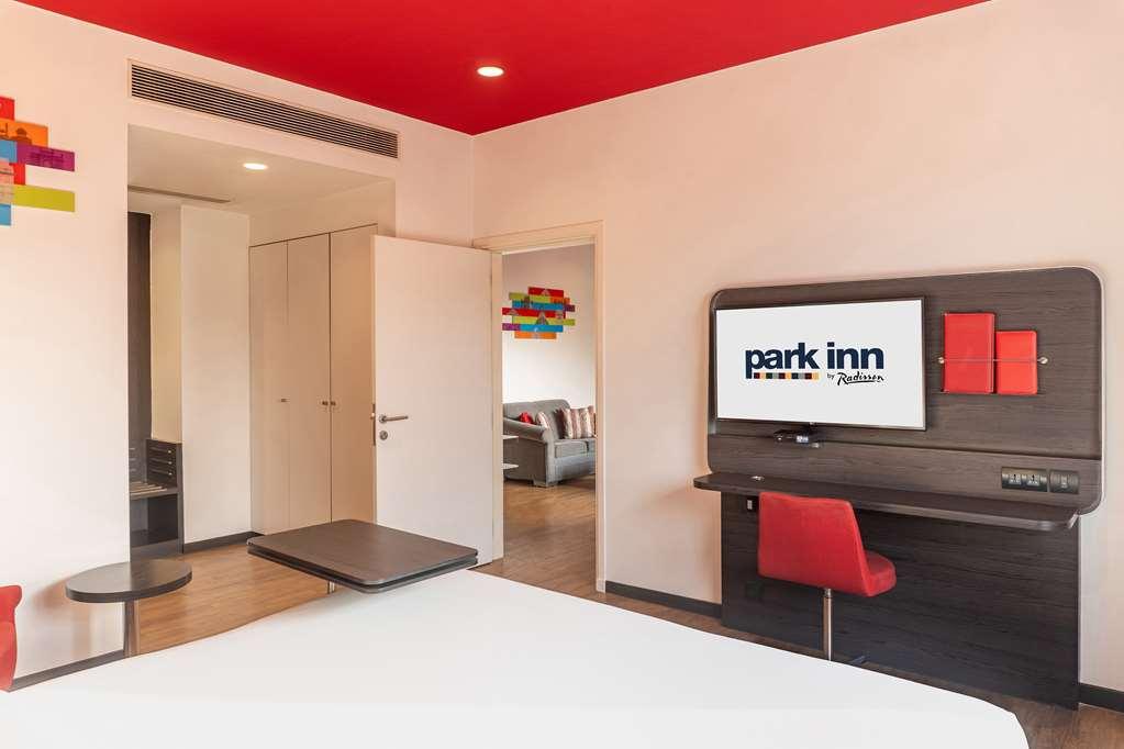 Park Inn By Radisson New Delhi Lajpat Nagar Стая снимка