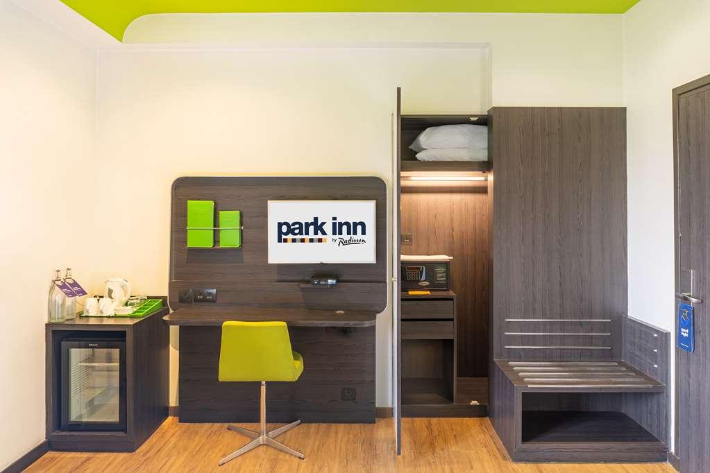 Park Inn By Radisson New Delhi Lajpat Nagar Стая снимка